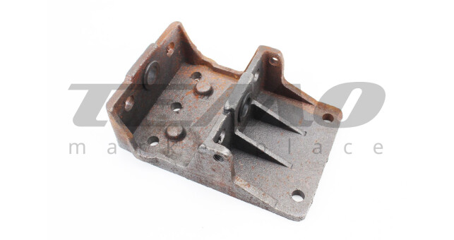 КПП - Кришка задня 101-2 з втулками - фото 1