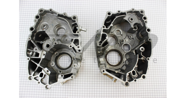 УЦЕНКА ZS250-4B/Honda - CBT250 Картер двигателя левый + правый к-кт (небольшой налет) - фото 1