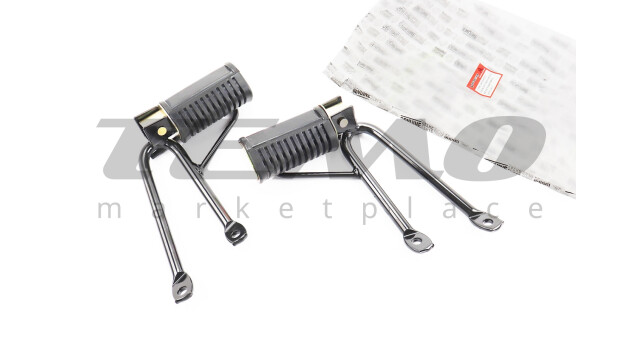 V200R Подножки задние с кронштейном в сборе к-кт 2шт - фото 1