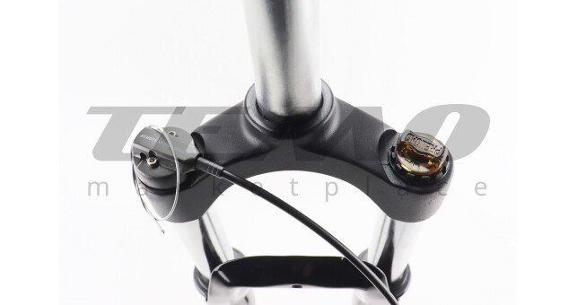 Вилка 27,5" амортизаційна, без різьби 1-1/8" (28,6мм), шток 255мм, з ходом 100мм, Disk-brake, пружинно-оливна, виносний Lockout, чорна N780 - фото 3